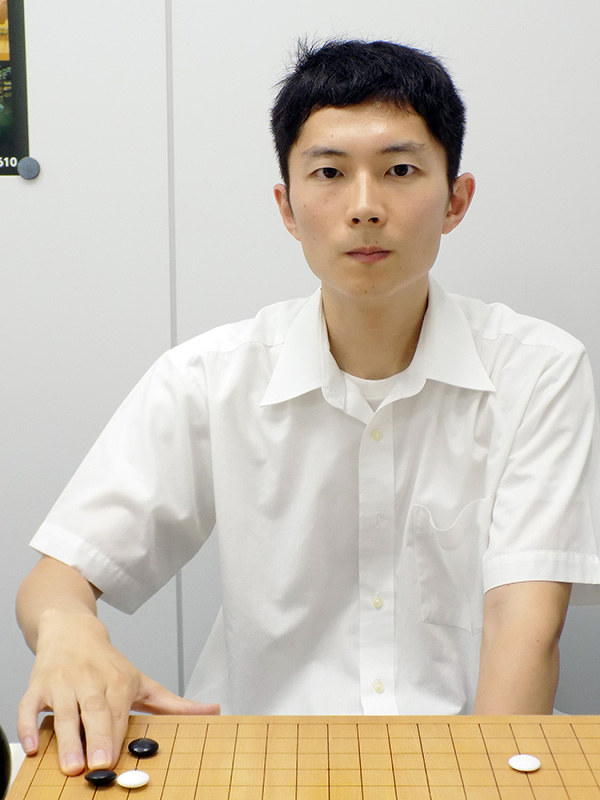 「集中力を高めてもっと活躍したい」と話す河英一六段=大阪市中央区の関西棋院で、新土居仁昌撮影