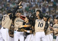 プロ野球：日本ハムが優勝…4年ぶり7度目 パ・リーグ [写真特集11/10