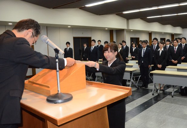 昨年の企業の内定式