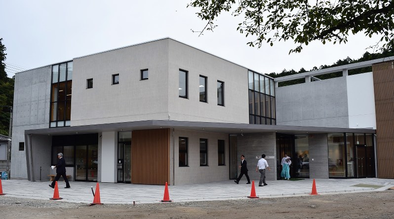 地域の新たな防災拠点として完成した吹浦防災センター=遊佐町吹浦で