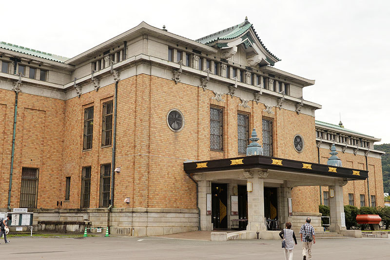 施設命名権売却先を募集している京都市美術館=小松雄介撮影