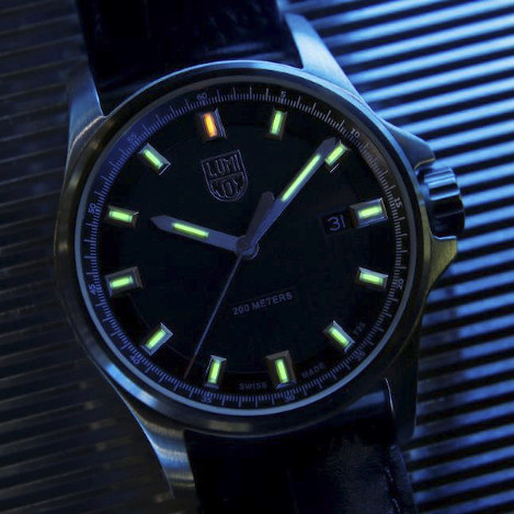 LUMINOX ルミノックス　ドレスフィールド　1830 シリーズ　腕時計　美品 時計：カジュアルにもフォーマルにも使えるルミノックスの技あり最新作