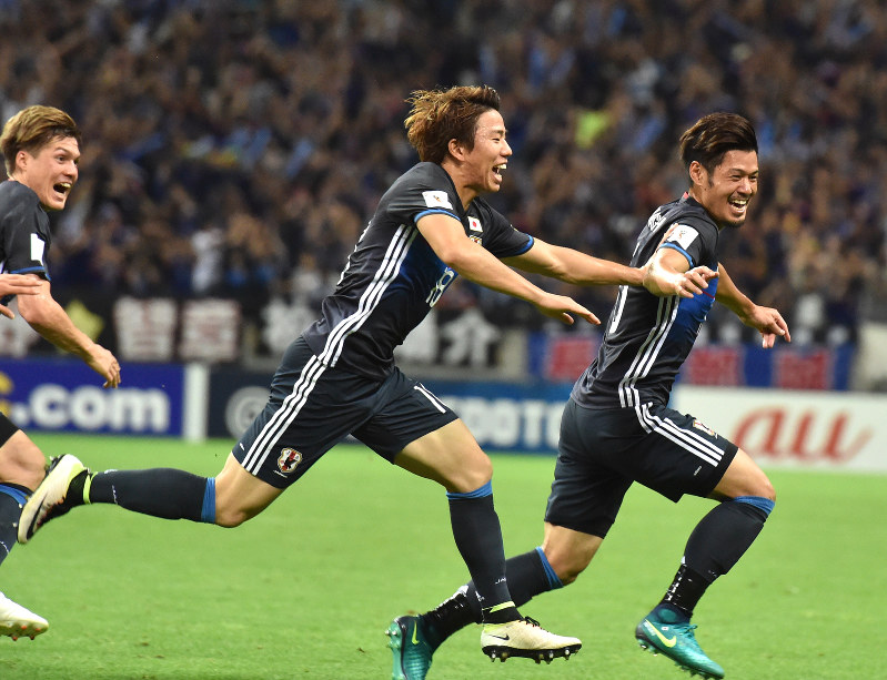 サッカー日本代表 鮮烈勝利 山口ロスタイム弾 毎日新聞