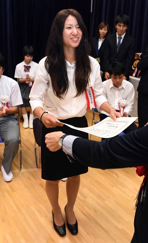 全国盲学校弁論大会 松田さんが優勝 毎日新聞 全国盲学校弁論大会 松田さんが優勝 毎日新聞