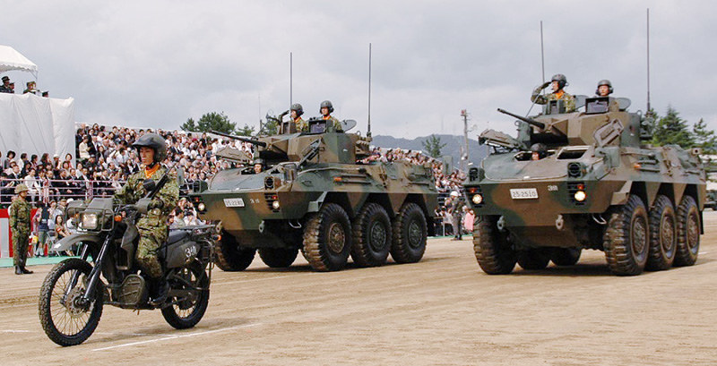 陸自中部方面隊 ５６周年 隊員９００人パレード 伊丹駐屯地 兵庫 毎日新聞