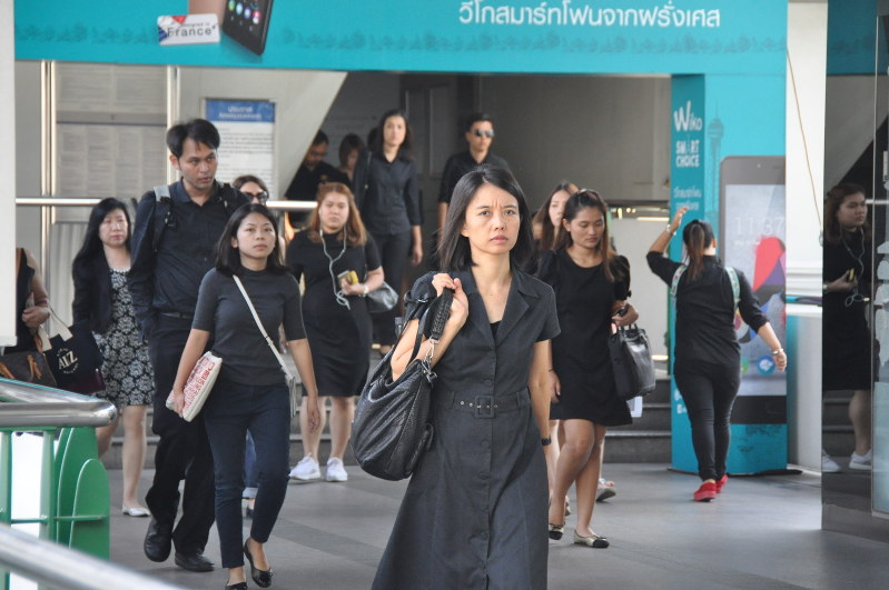 タイ国王死去：「哀悼期間欲しい」皇太子が即位延期求める [写真特集2