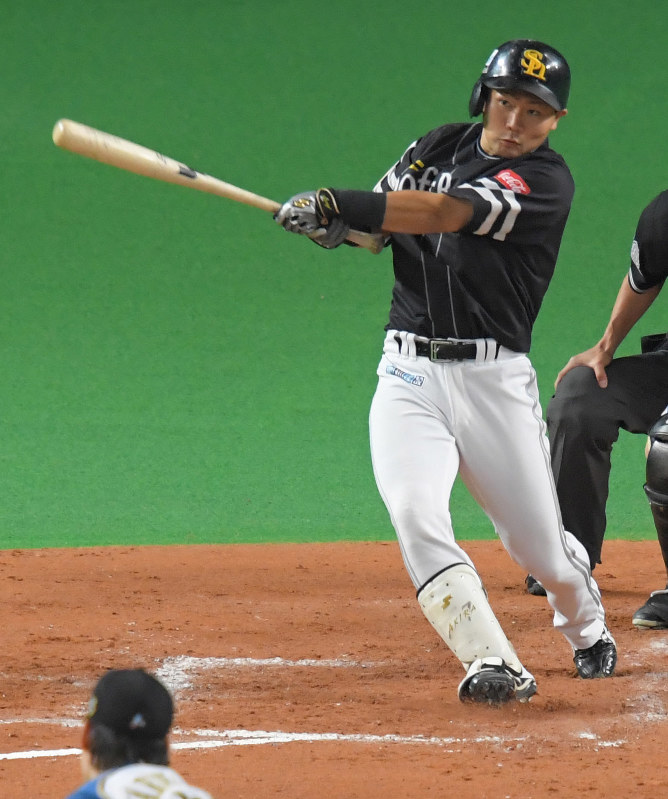 プロ野球CS：ソフトバンク中村晃、気を吐く2安打1四球