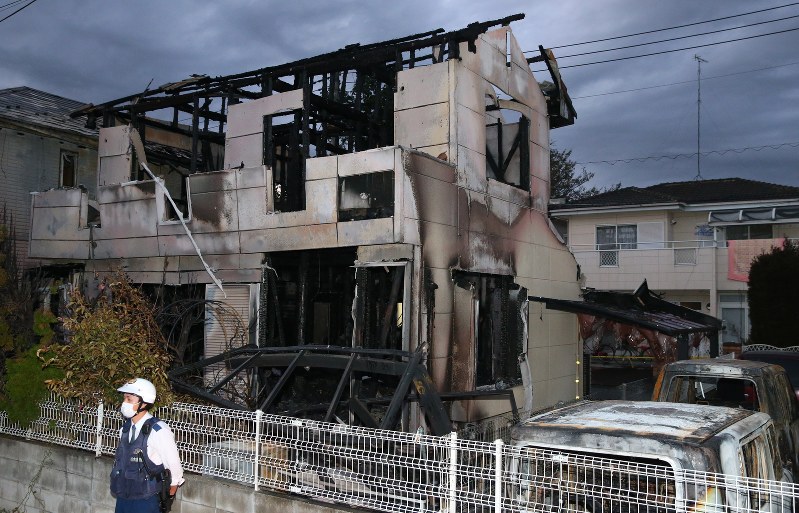 宇都宮爆発：72歳元自衛官が自殺か 爆発2回、自宅全焼 [写真特集8/10] 毎日新聞