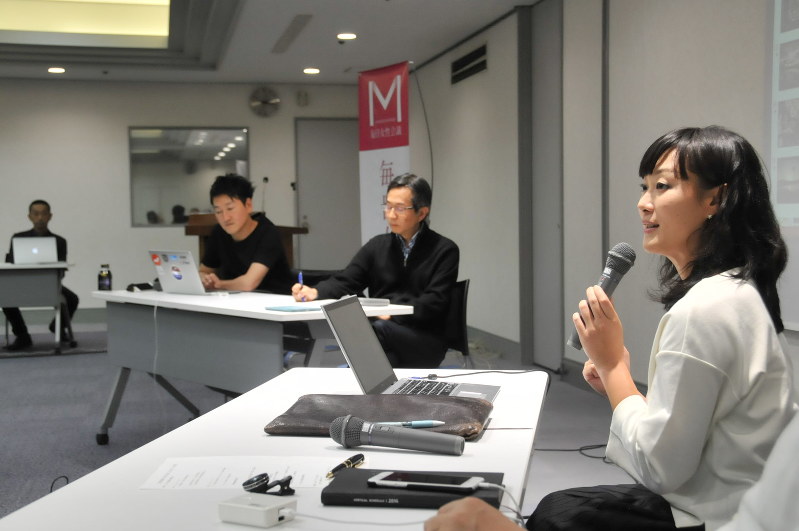 毎日女性会議で講演する(右から)フォトジャーナリストの安田さん、元TBSアナウンサーの下村さん、ジャーナリストの堀さん=千代田区一ツ橋1の毎日ホールで