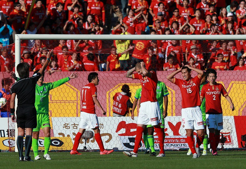 サッカー 名古屋 初のｊ２降格 ｊリーグ開幕から参戦 写真特集5 13 毎日新聞