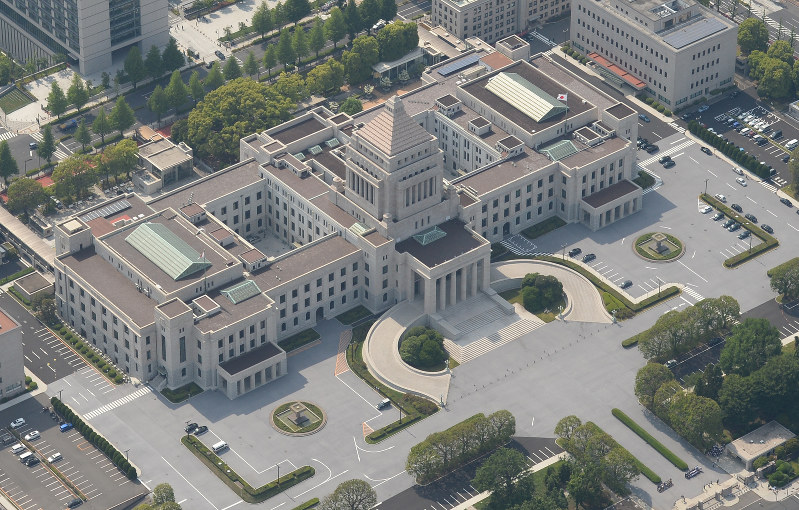 国会議事堂=東京都千代田区で2016年5月19日午後2時25分、本社ヘリから