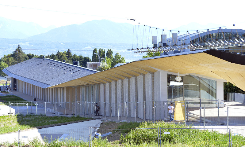 ｔｏｐｉｃｓ スイスの大型プロジェクト 日本人建築家が設計 山本理顕さんと隈研吾さん 毎日新聞