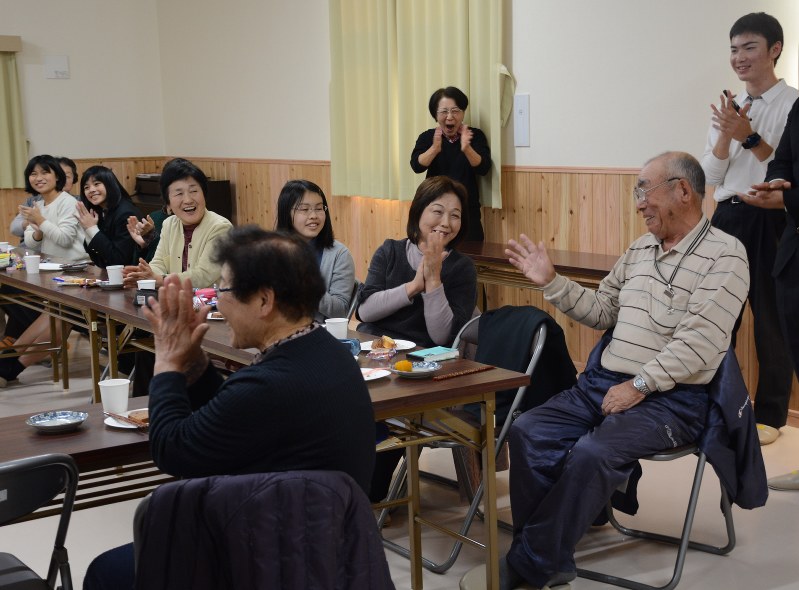 東日本大震災 新たなまちで句のきずな 高校生ら初めて開催 東松島 あおい地区 宮城 毎日新聞 東日本大震災 新たなまちで句のきずな 高校生ら初めて開催 東松島 あおい地区 宮城 毎日新聞