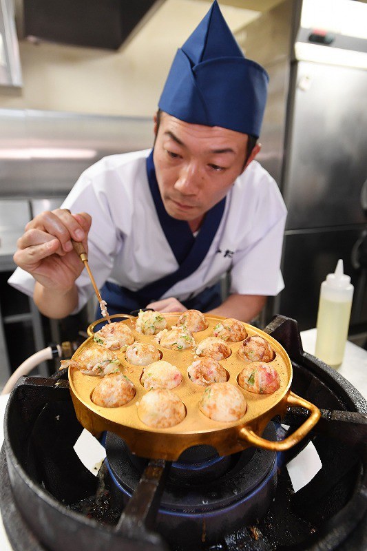 たこ焼き器：黄金製 4320万円 [写真特集6/5] | 毎日新聞