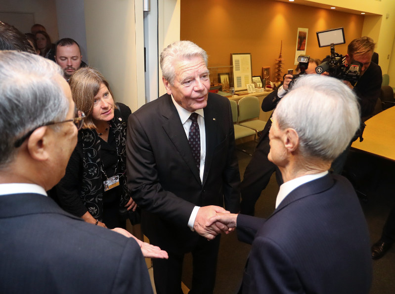 ドイツ大統領 長崎訪問 被爆体験に耳傾ける 毎日新聞