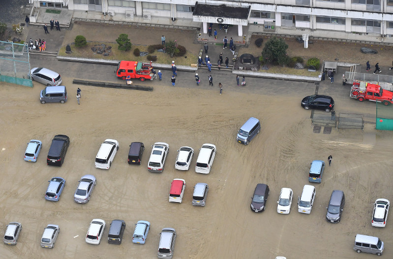 福島震度５弱 大震災教訓に 高台へ 車飛び乗る 毎日新聞