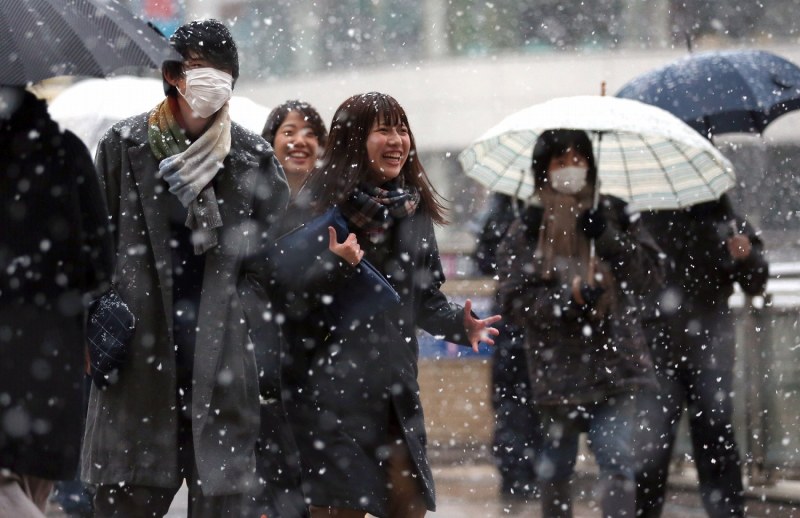 天気：11月初雪、東京都心54年ぶり [写真特集1/24] | 毎日新聞