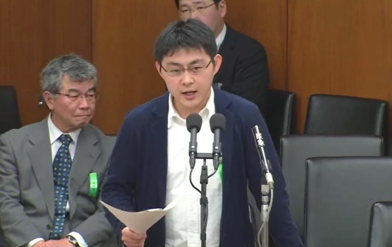 年金法案への反対意見を述べる筆者=衆院厚生労働委員会で2016年11月25日