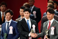 プロ野球：MVP セは広島・新井、パは日本ハム・大谷 [写真特集2/18