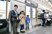 JR西：これが新型車両「323系」 大阪環状線 [写真特集3/5] | 毎日新聞