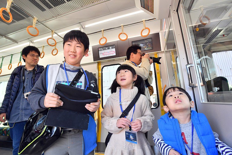 JR西：これが新型車両「323系」 大阪環状線 [写真特集3/5] | 毎日新聞