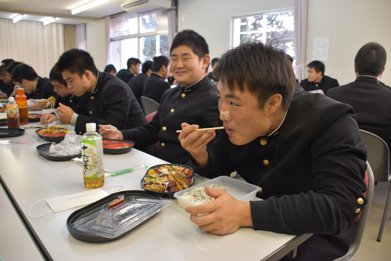 毎日食べる約2キロの白米が選手の体を大きくした