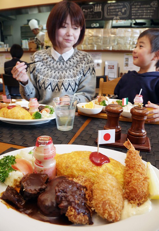 予約制で期間限定の「大人のお子様ランチ」=兵庫県姫路市で、貝塚太一撮影