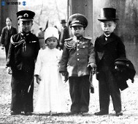 3055 軍人 制服 海兵 戦時白黒写真 大正 昭和レトロ Amazon.co.jp: 写真で見る明治の軍装 : 藤田 昌雄: 本