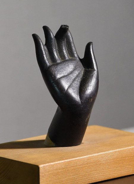 奈良・新薬師寺：傑作の香薬師像の右手部分が見つかる | 毎日新聞