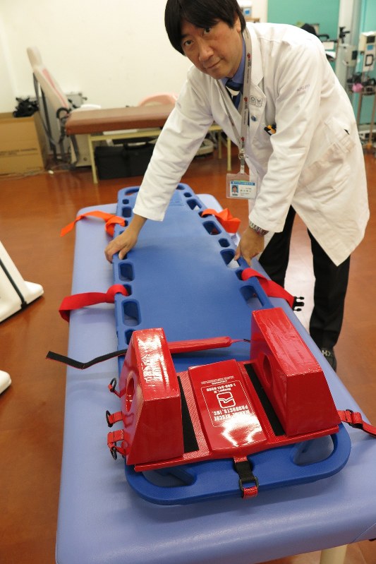 【米軍放出品】NAR 頭部固定式担架/タンカ SpineBoard/スパインボード ストレッチャー レスキュー 救護☆TK8BZ #S-4 米軍放出品NAR 頭部固定式担架⁄タンカ SpineBoard⁄スパインボード