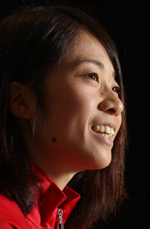 新年の目標について語る鍋島莉奈=佐々木順一撮影