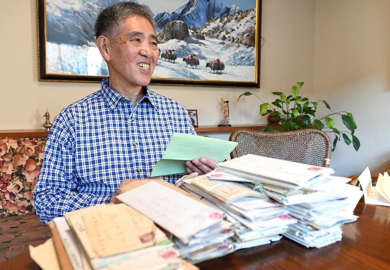 大田さんは全国から寄せられた手紙を今も大切に保管している=東京都練馬区で、徳野仁子撮影