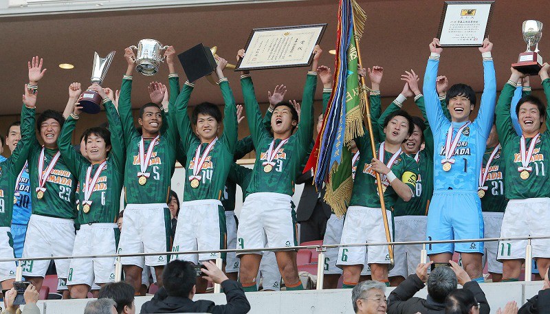 高校サッカー：青森山田が前橋育英降し初優勝 [写真特集26/20] | 毎日新聞