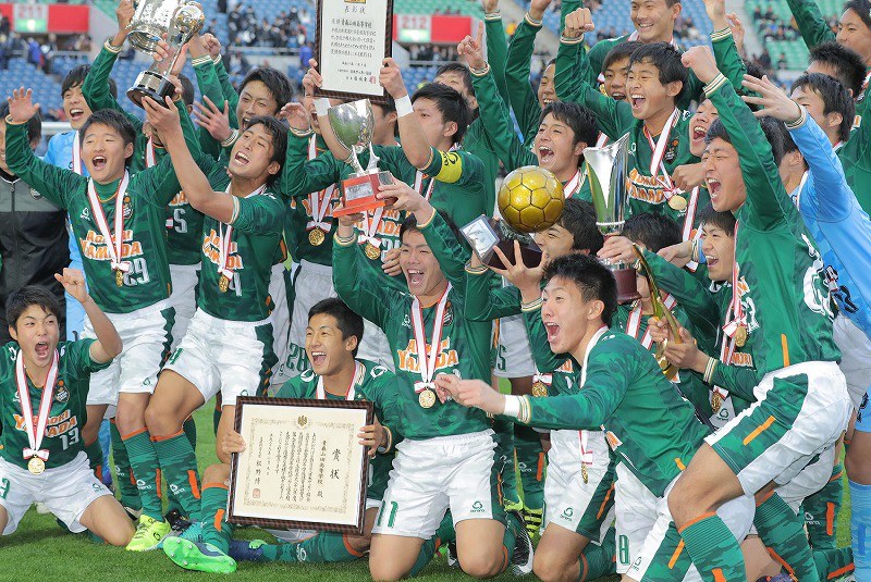 高校サッカー：青森山田が前橋育英降し初優勝 [写真特集18/20] | 毎日新聞