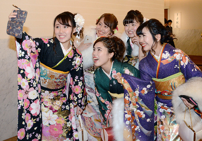 成人式 出会い大切に 互いの門出祝う 大津 滋賀 毎日新聞