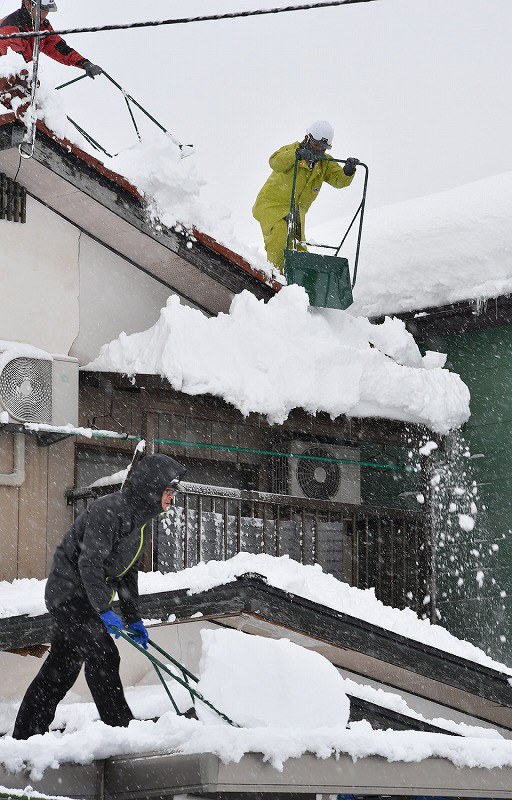 寒波：東北や日本海側で大雪 [写真特集3/13] | 毎日新聞