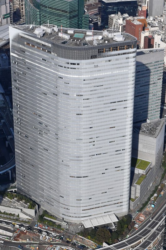 電通本社ビル=東京都港区で、本社ヘリから北山夏帆撮影