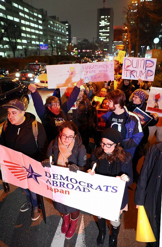 トランプ新大統領 日本でも女性ら反対デモ 写真特集3 15 毎日新聞