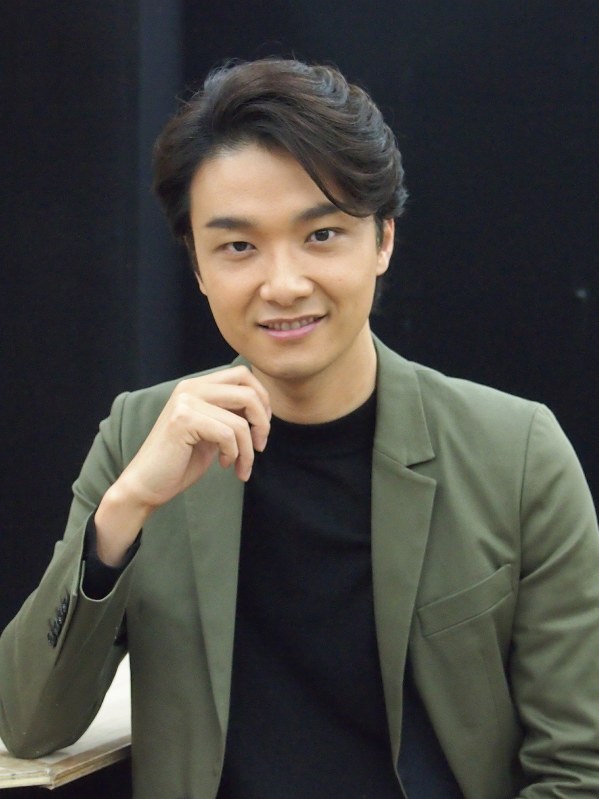 ｔｏｐｉｃｓ 井上芳雄がｋｅｒａの 陥没 に 漂う感じ出したい 毎日新聞