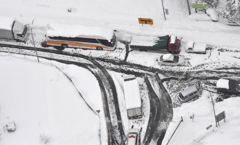 鳥取大雪：300台以上が立ち往生 陸自に災害派遣を要請 [写真特集1