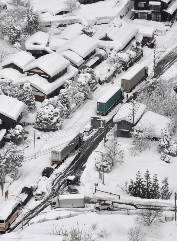 鳥取大雪：300台以上が立ち往生 陸自に災害派遣を要請 [写真特集1