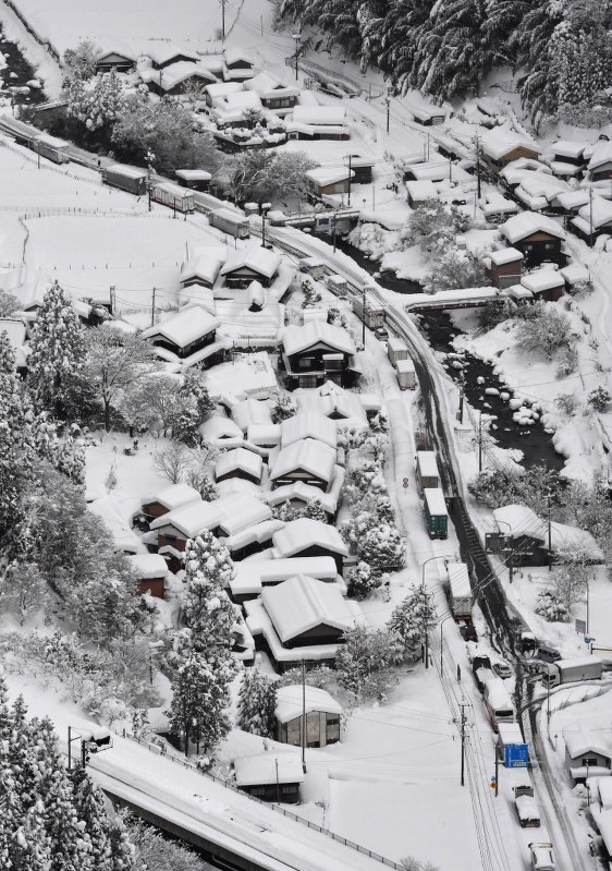 鳥取大雪：300台以上が立ち往生 陸自に災害派遣を要請 [写真特集17
