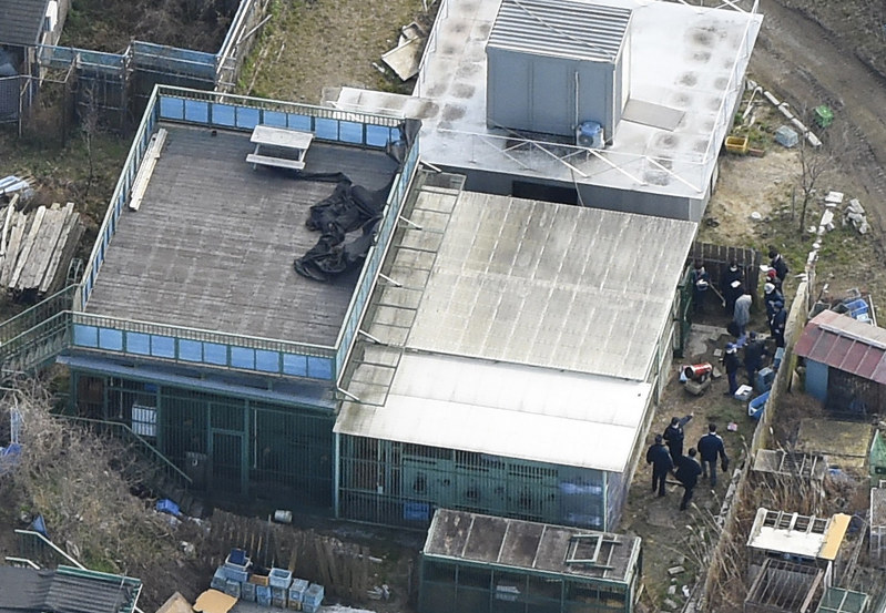 飼育員重傷 県にライオン頭数の届け出怠る 毎日新聞