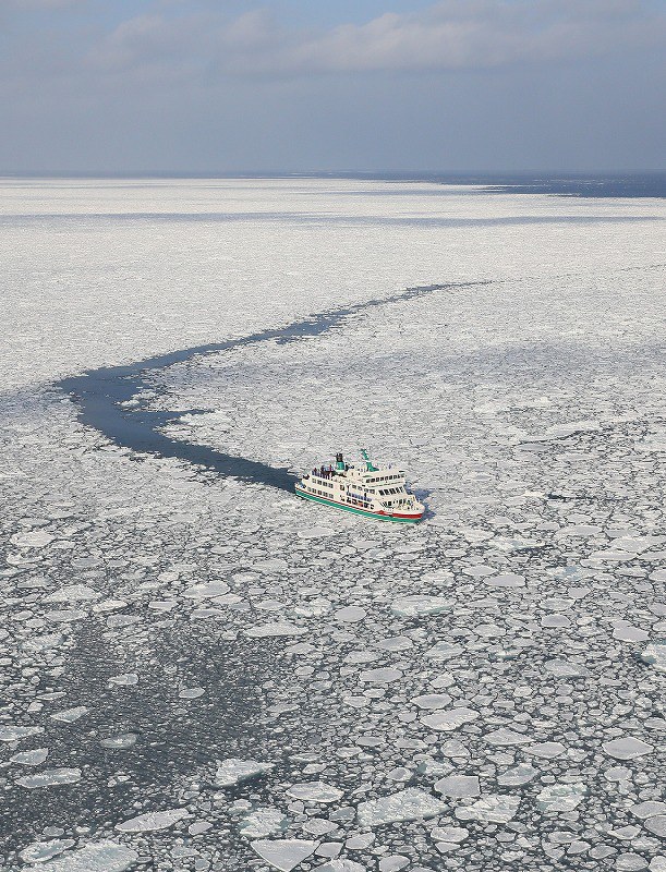流氷初日：真冬の主役登場 平年より10日遅く [写真特集17/13] | 毎日新聞