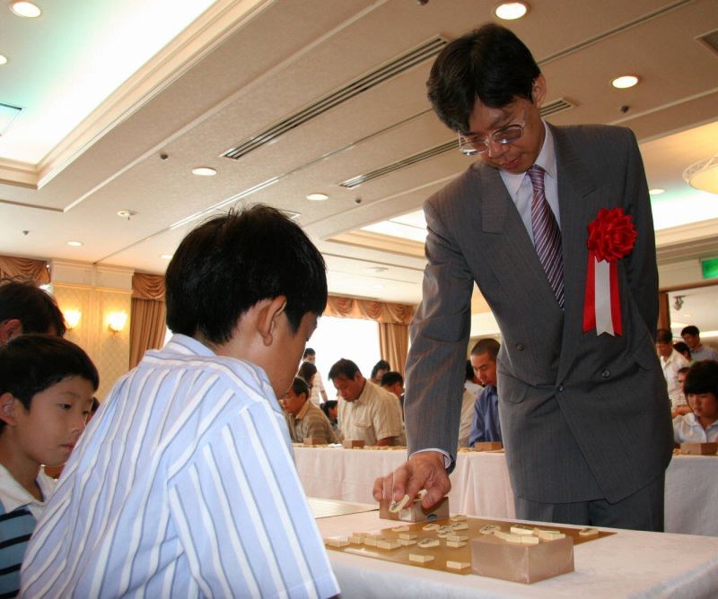 将棋：谷川浩司・連盟会長入院 新会長決定の総会も欠席へ [写真特集11