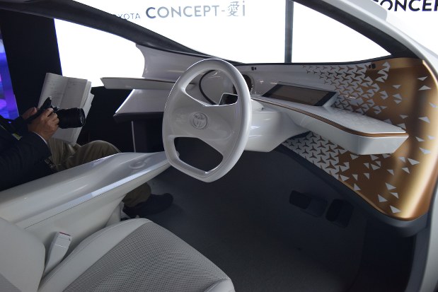 自動運転とはひと味違うトヨタの人工知能カー 愛i 海外特派員リポート 清水憲司 毎日新聞 経済プレミア 自動運転とはひと味違うトヨタの人工知能カー 愛i 海外特派員リポート 清水憲司 毎日新聞 経済プレミア