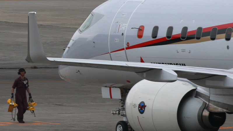 2020年半ばまで納入が延びたMRJ=兵頭公治撮影
