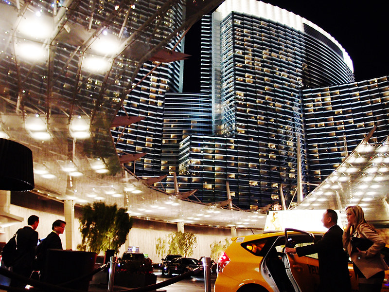 近代的なホテルなどが建ち並ぶMGMリゾーツのIR「シティ・センター」=米ラスベガスで、土屋渓撮影