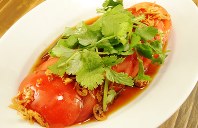 「オリエンタル冷やしトマト」（４８０円税別、以下同）。冷やしトマトがアジアン料理に早変わり