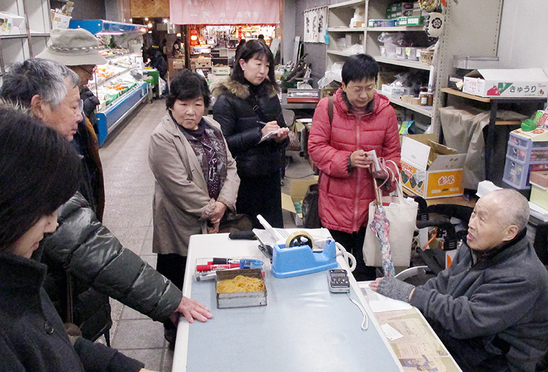 お多賀ごぼう 人気は予想以上 京都 錦市場で聞き取り 滋賀 毎日新聞